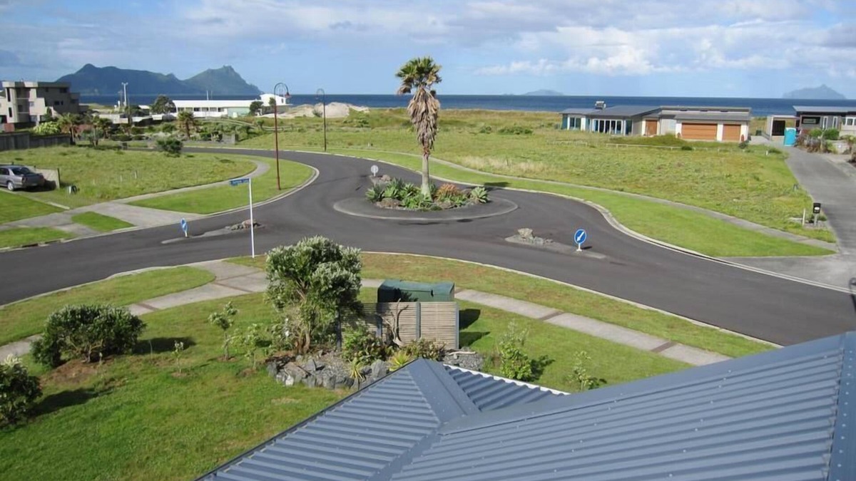 Ruakaka House | Stones Throw Beach House