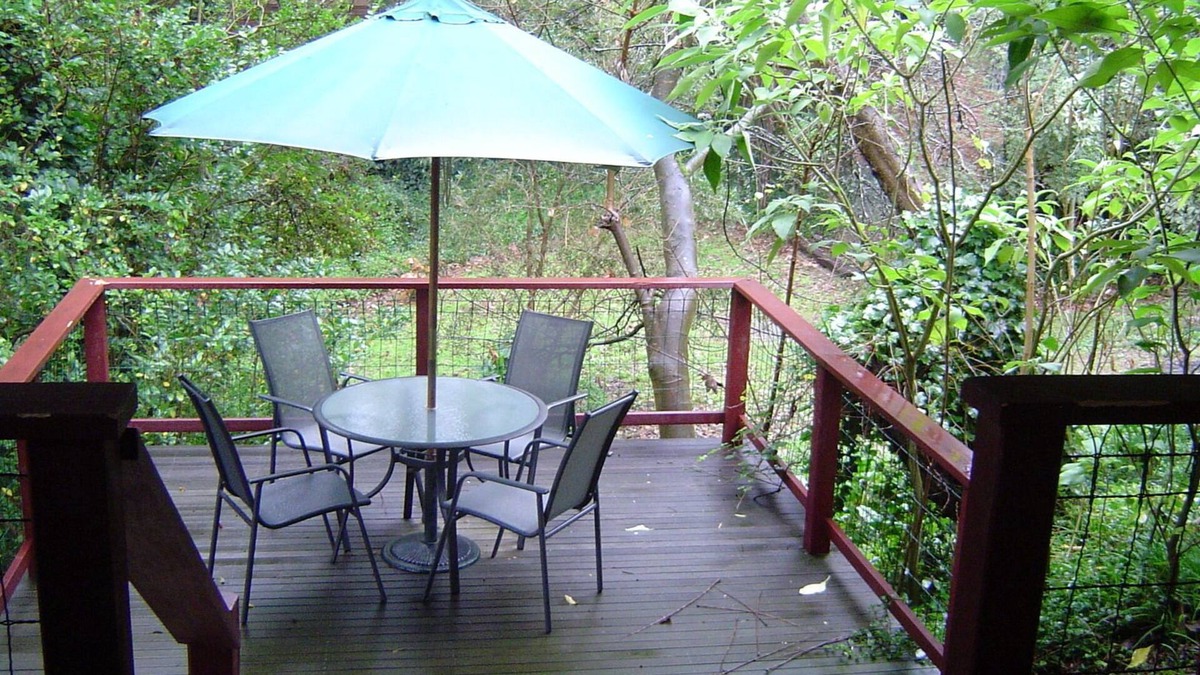 Belgrave Bed & Breakfast | Stones Throw Cottage Bed & Breakfast