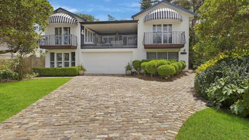 North Avoca House | Stones Throw To Stunning North Avoca Beach
