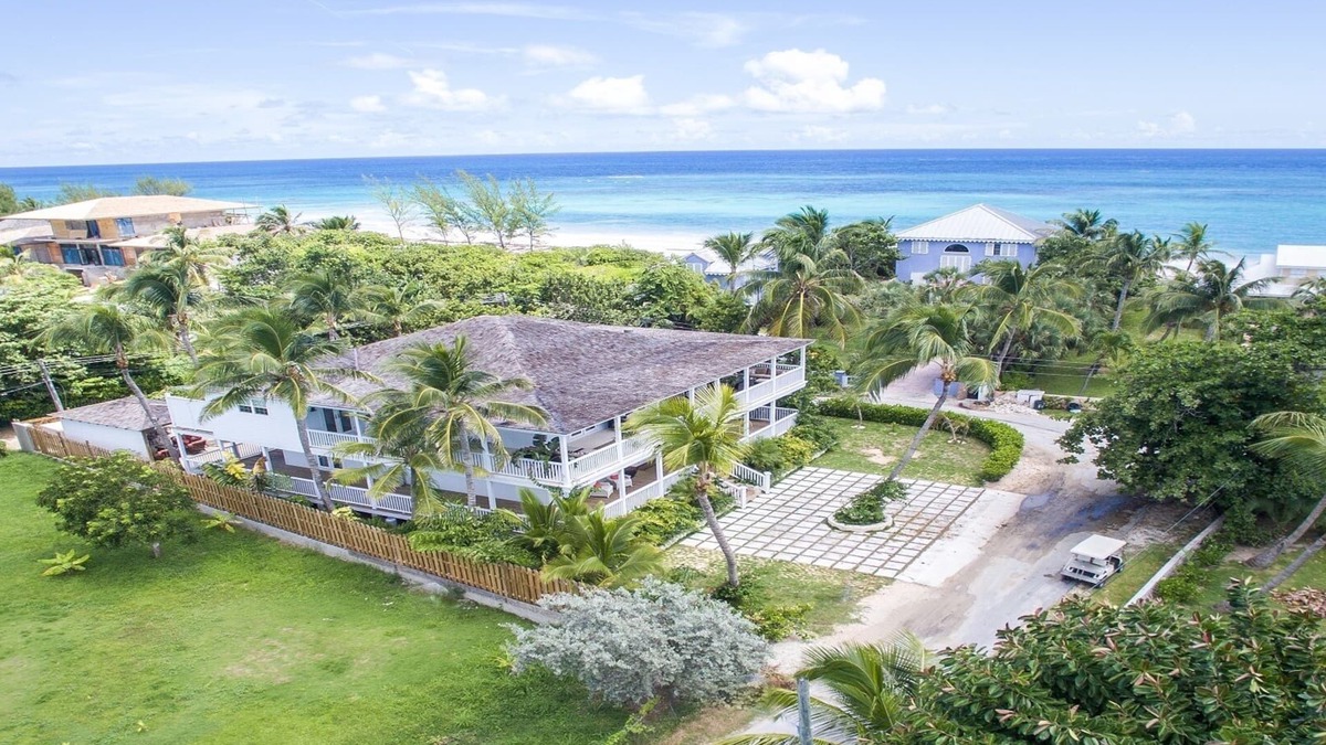 Dunmore Town House | Stonesthrow: A Beautiful Five-Bedroom Home Just Steps From Beach