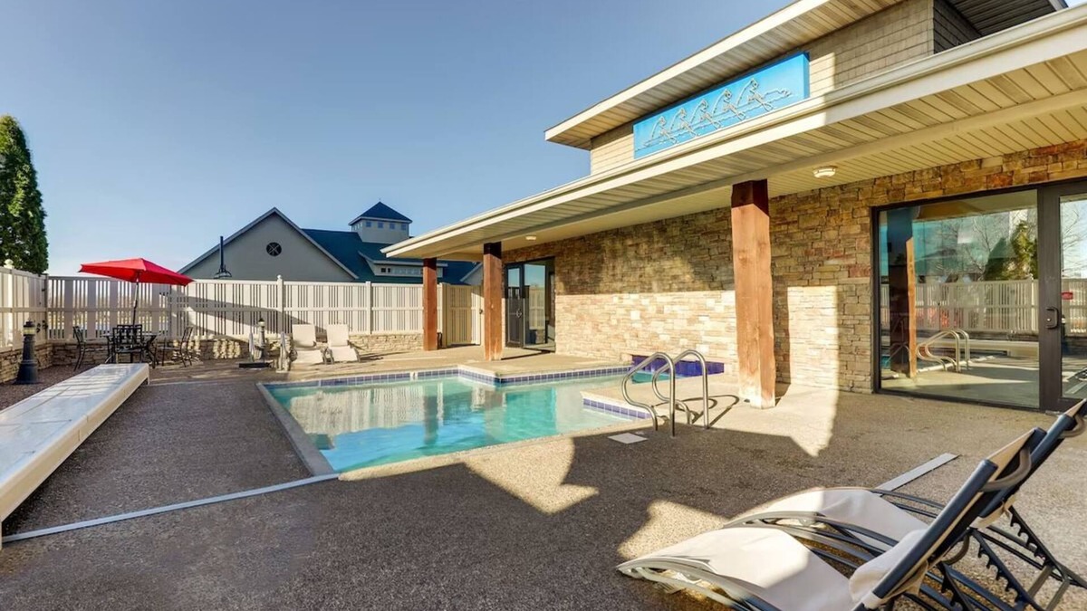 Moline Hotel | Stoney Creek, Expanded King Bunk Bed, Room for the Crew! | 2 Units