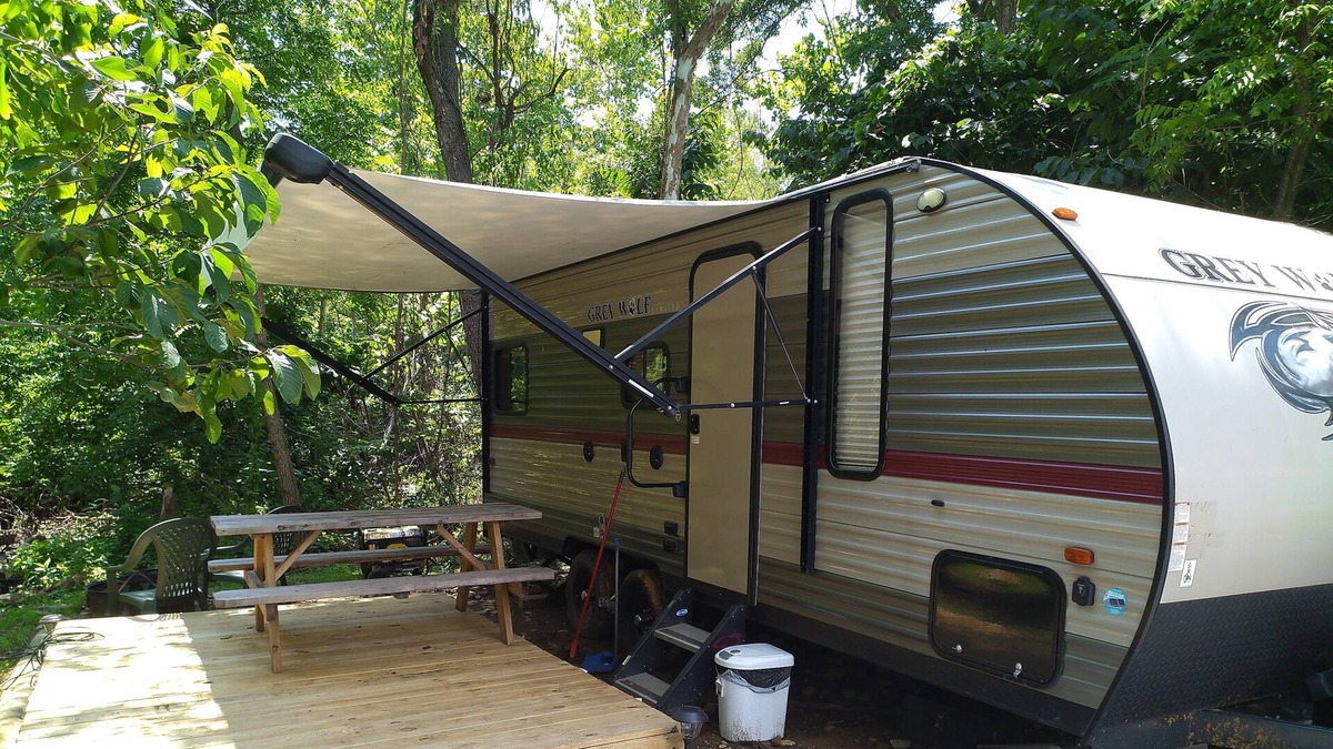 Peaks House | Stoney Creek Private Streamside Camper Site A