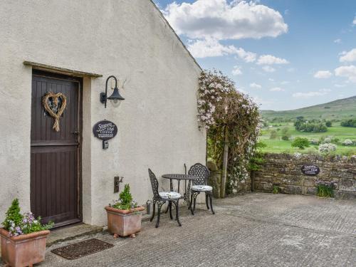Worton House | Stoney End Cottage