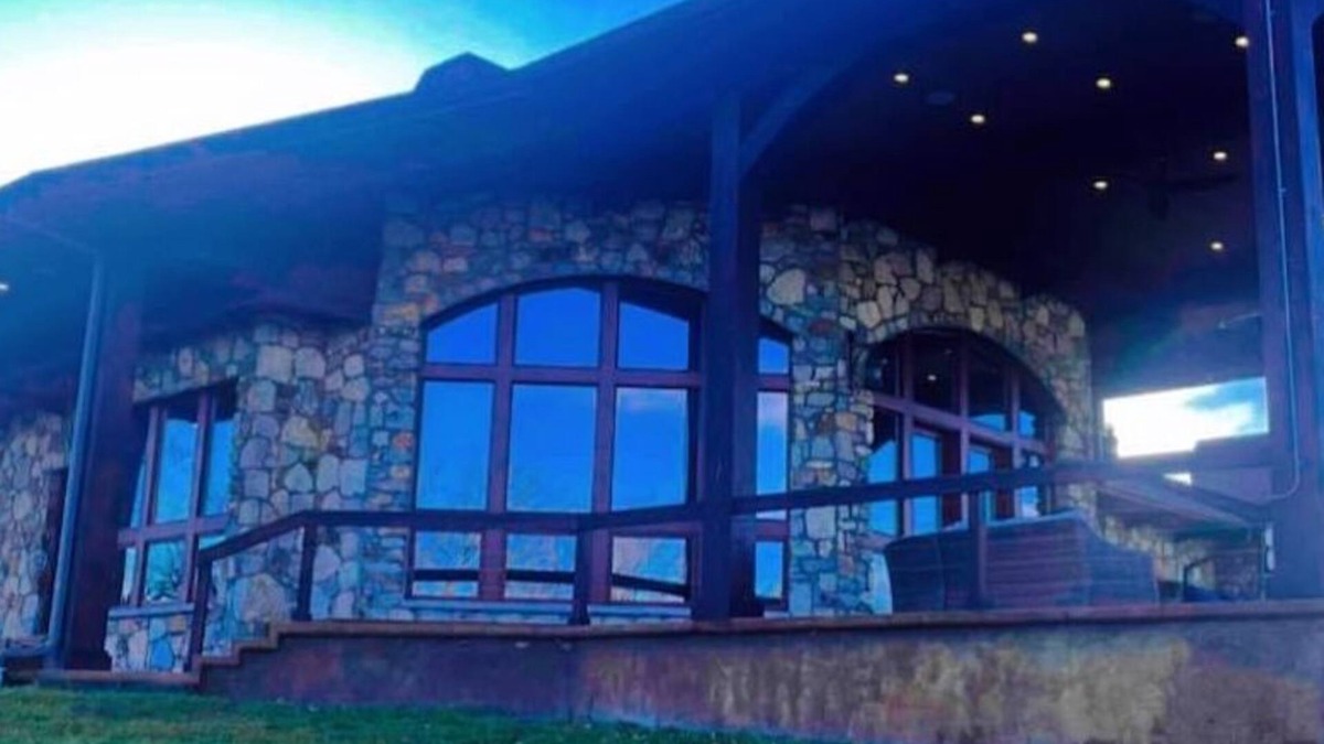 Dennis Resort | Stony Point Gated Resort All Exclusive: The Lodge, and 4 Cabins