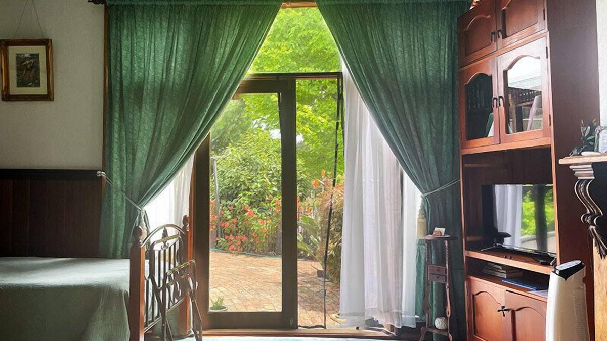 Stony Rise Bed & Breakfast | Stony Rise Cottage B&B