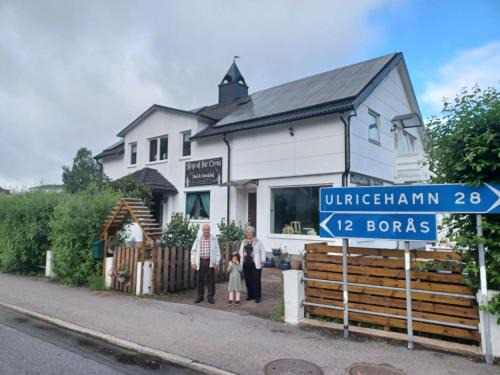 Dalsjofors Bed & Breakfast | Stop at The Cross