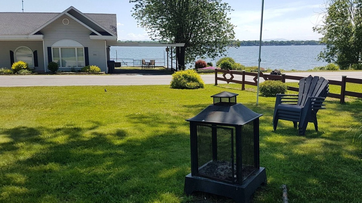 Venise-en-Quebec House | Stopover 335: In the heart of Venice-in-Quebec