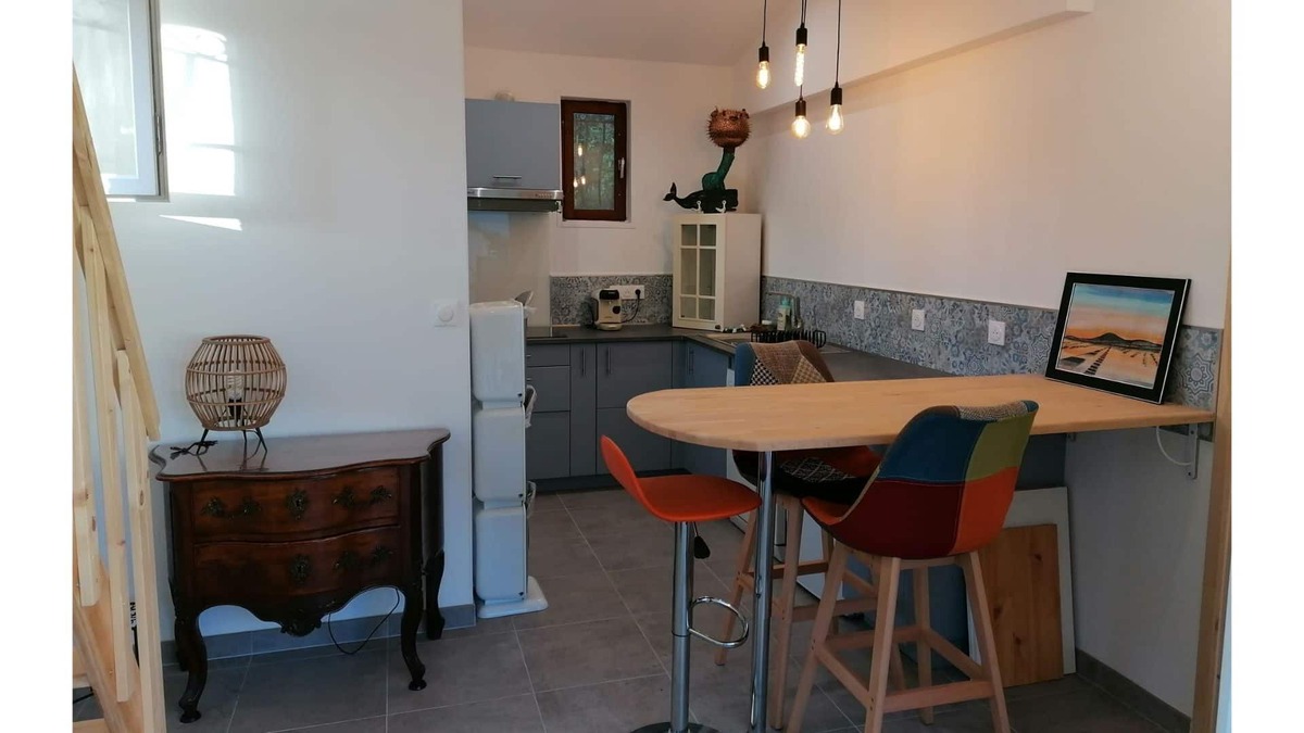 Bouzigues Apartment | STOPOVER IN BOUZIGUES 400m from the Etang de Thau