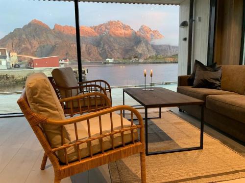 Henningsvaer Apartment | Stor moderne leilighet i Henningsvær, 70 kvm