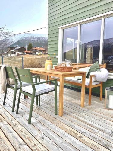 Skjaak House | Stort og autentisk hus i Skjåk - kort vei til Lom!