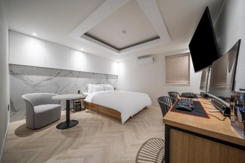Ingye-dong Hotel | Story 9 Hotel
