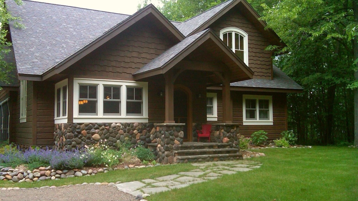 Hayward Cabin | Story Book Vintage Northwoods Lodge Loaded With Charm & Comfort