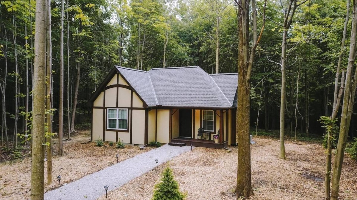 Geneva Cabin | Storybook Cottage in the Woods