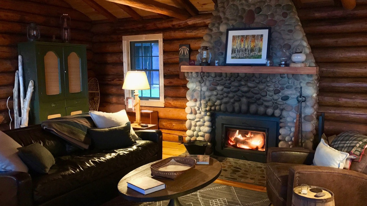 Lutsen Cabin | Storybook Northwoods Log Cabin on Lake Superior between Lutsen and Grand Marais