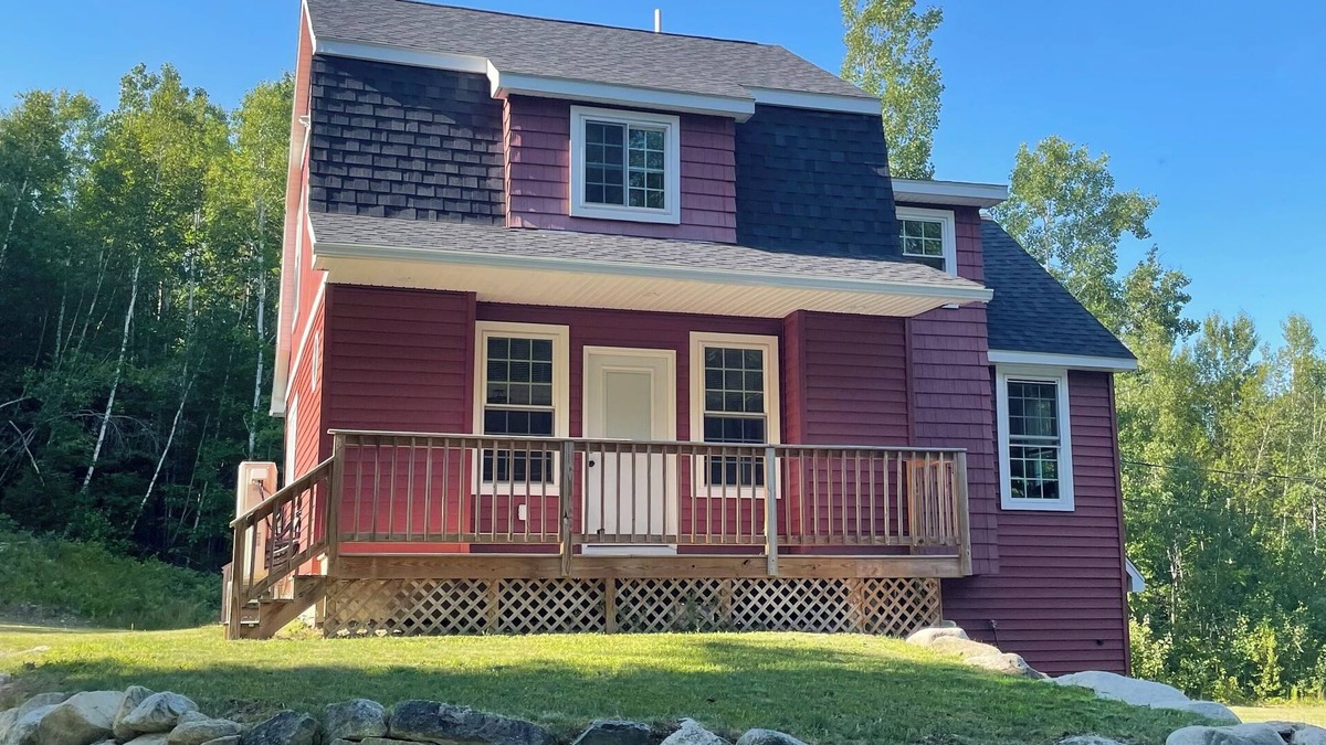Gorham Cottage | Storyland Santa’s Village Foliage Peaceful Rustic Family Cottage Dogs Welcome
