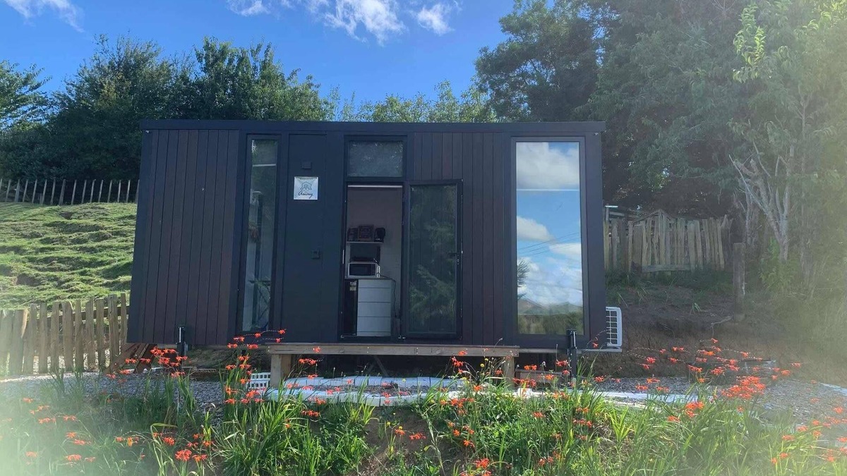Stratford District House | Stour Cabin by Tiny Away