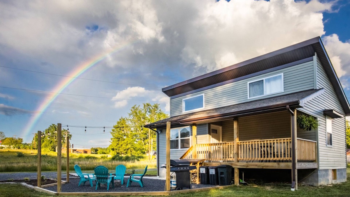 Fayetteville Cabin | Stout Grove - New House minutes from the New River Gorge National Park