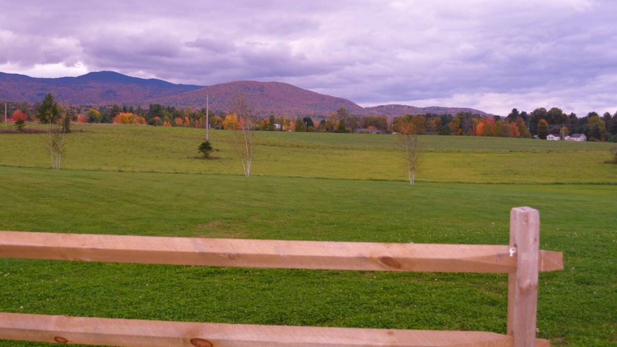 Morrisville House | Stowe Mountain Get Away Great Ski House with Awesome Mountain Views & Hot Tub.