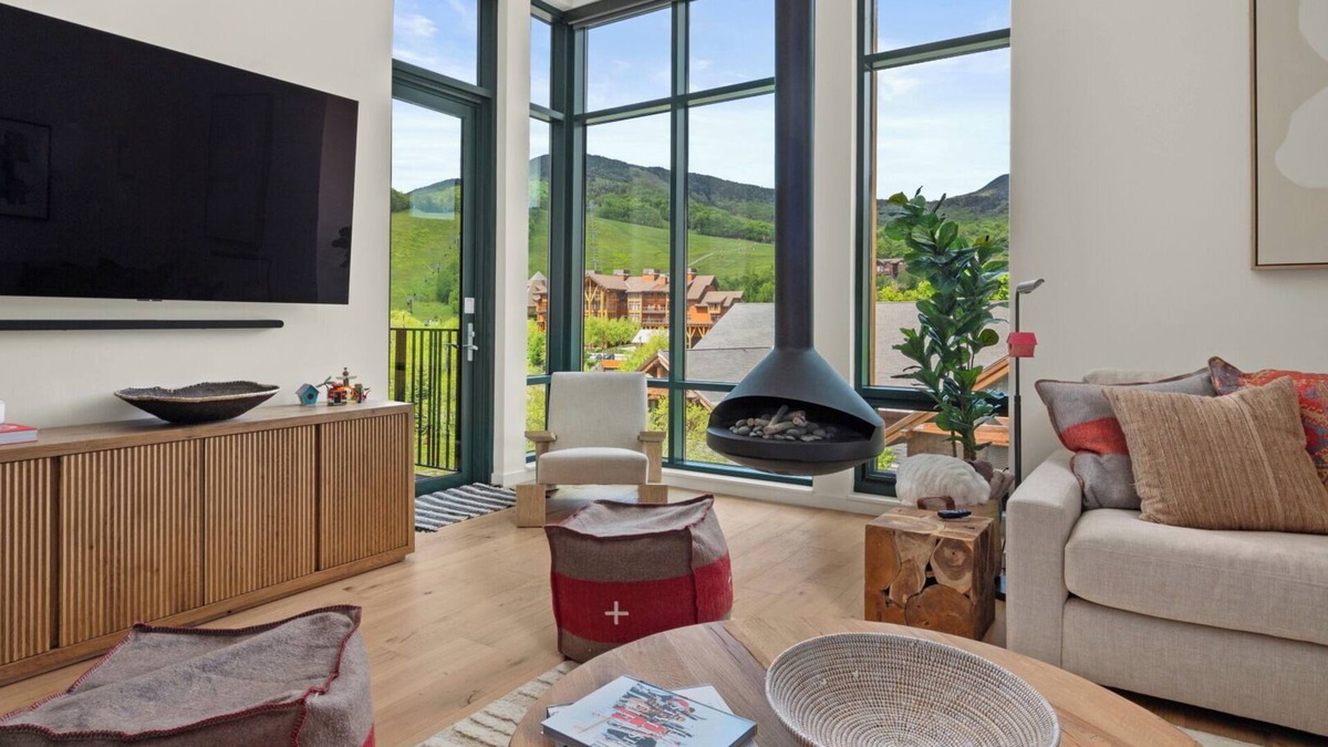 Spruce Peak Condo | Stowe Mt Resort | Spruce Peak | 4 Bed | Treehouse Condo | Sleeps 16