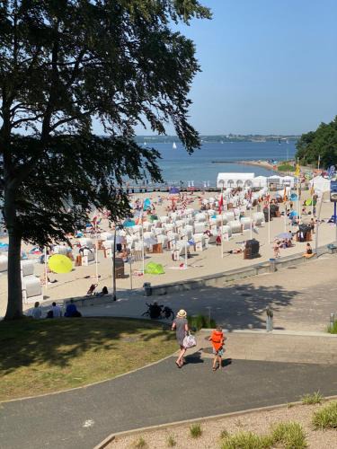 Gluecksburg Apartment | Strandblick mit Strandkorb & Fahrrädern
