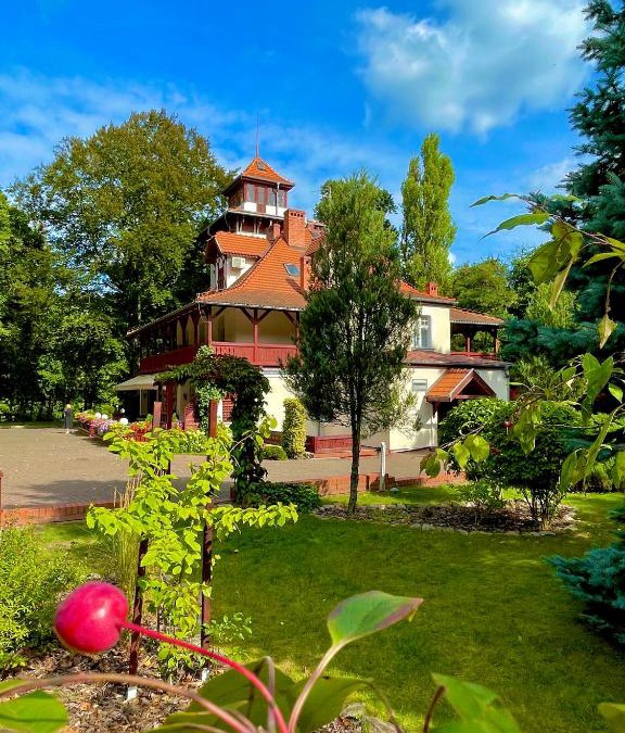 Chodziez Resort | Straszny Dwór