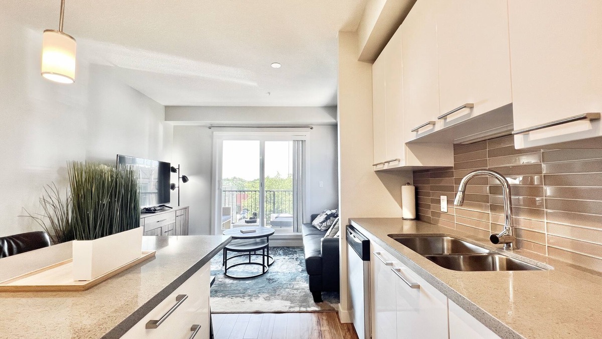 Whyte ave Condo | Strathcona/Whyte new condo- heart of Edmonton w/underground parking