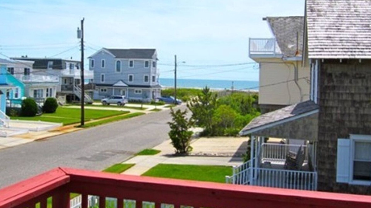 Strathmere House | Strathmere Beach Block Rental.Pet Friendly! Contact owner for details on pets.