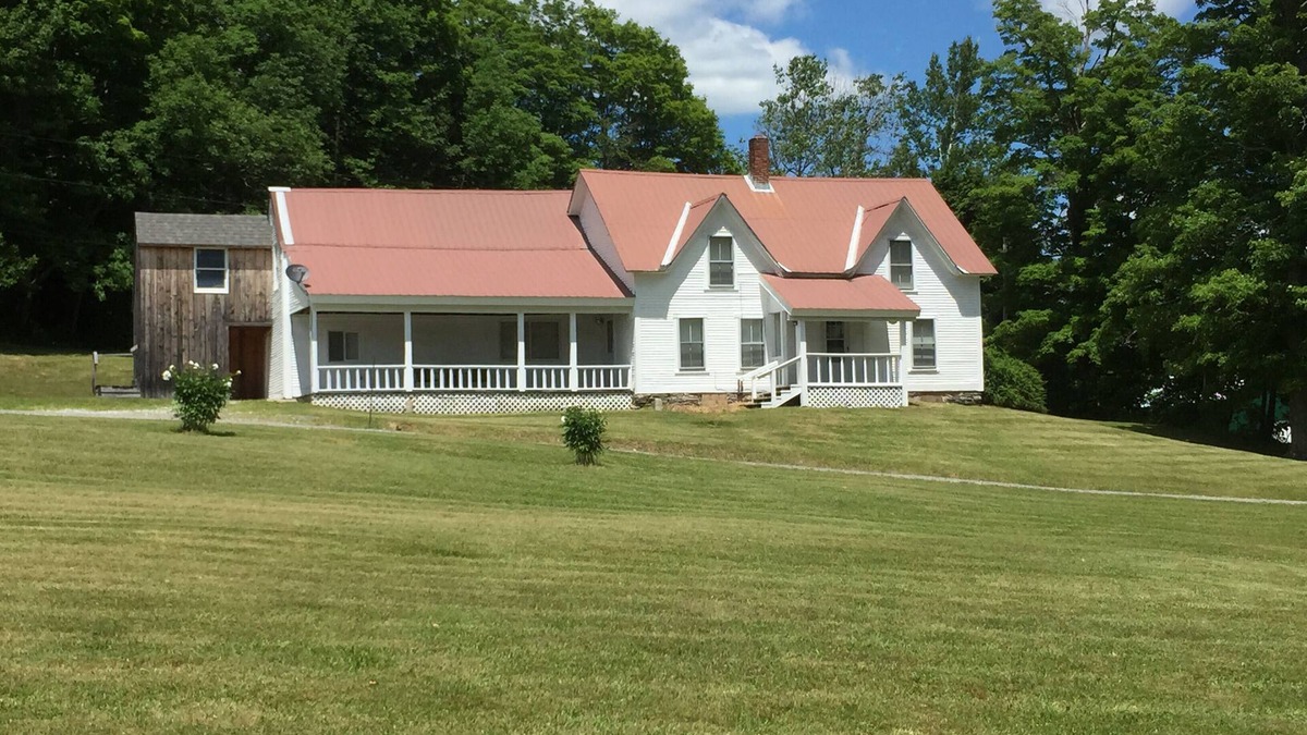 South Londonderry Apartment | Stratton Mountain On A Budget