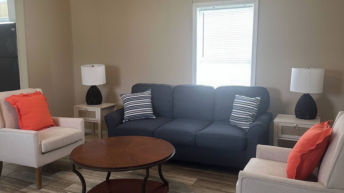 Douglas House | Stratton Oaks - 3 bed manufactured home 5 miles from Douglas