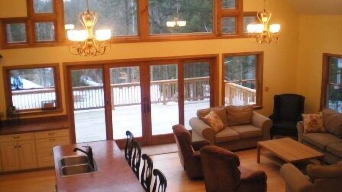 Londonderry House | Stratton, Okemo, Bromley, Viking Nordic XC, Skiing!