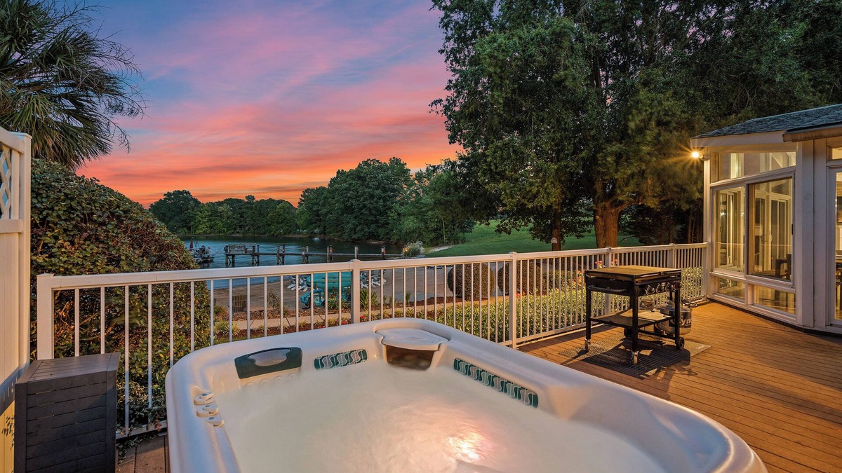 Denver House | Strawberry Breeze by SoCharm | Private Beach, Hot Tub, Peaceful Neighborhood!