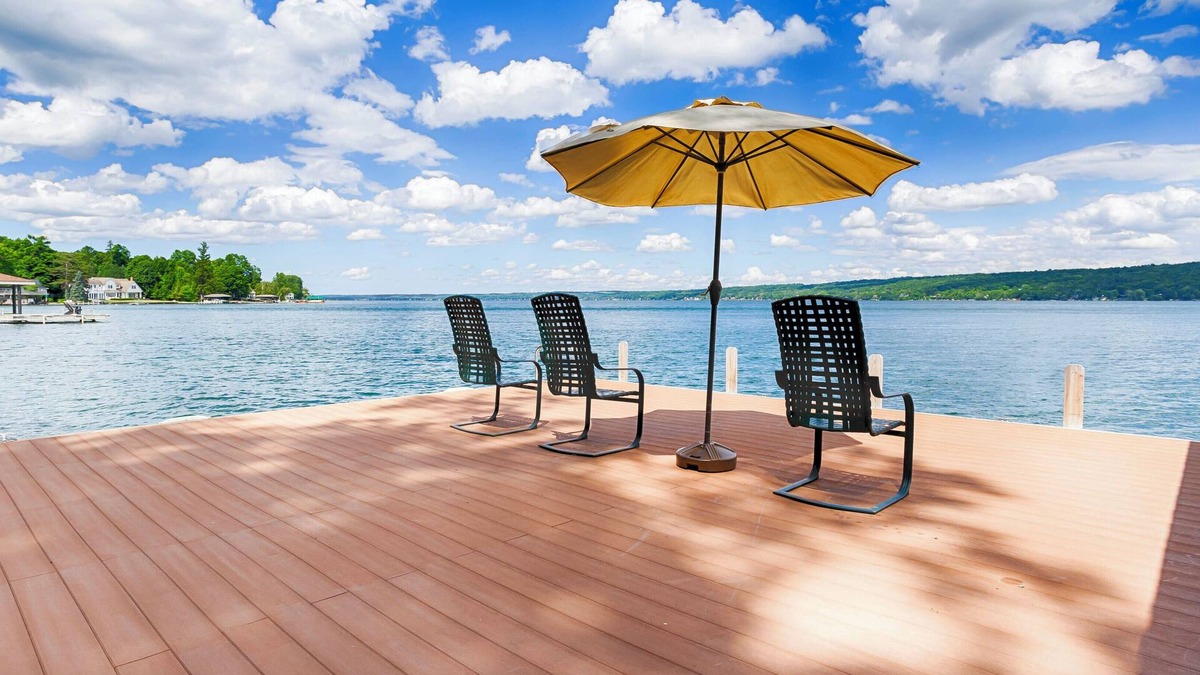 Canandaigua Cottage | Strawberry Cottage - Enjoy Wooded Privacy on Canandaigua Lake!