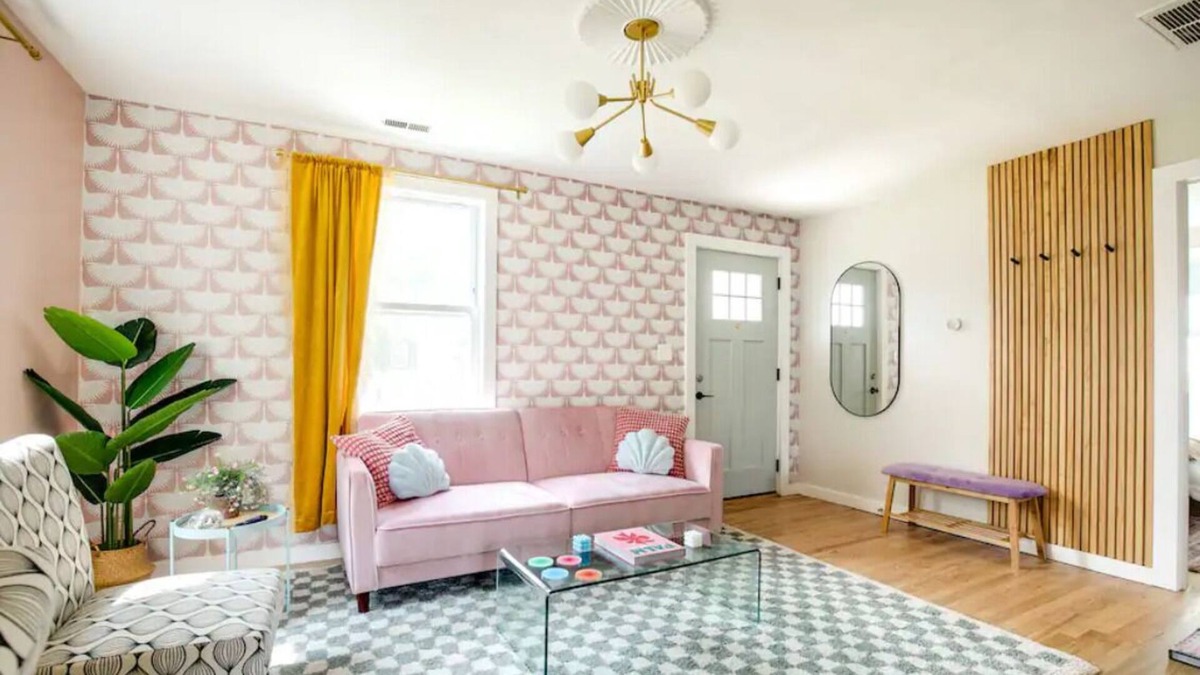 Richmond House | Strawberry Moon - Colorful Cottage w/ Pool