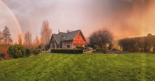 Richmond Downs Bed & Breakfast | Streamside Country Manor