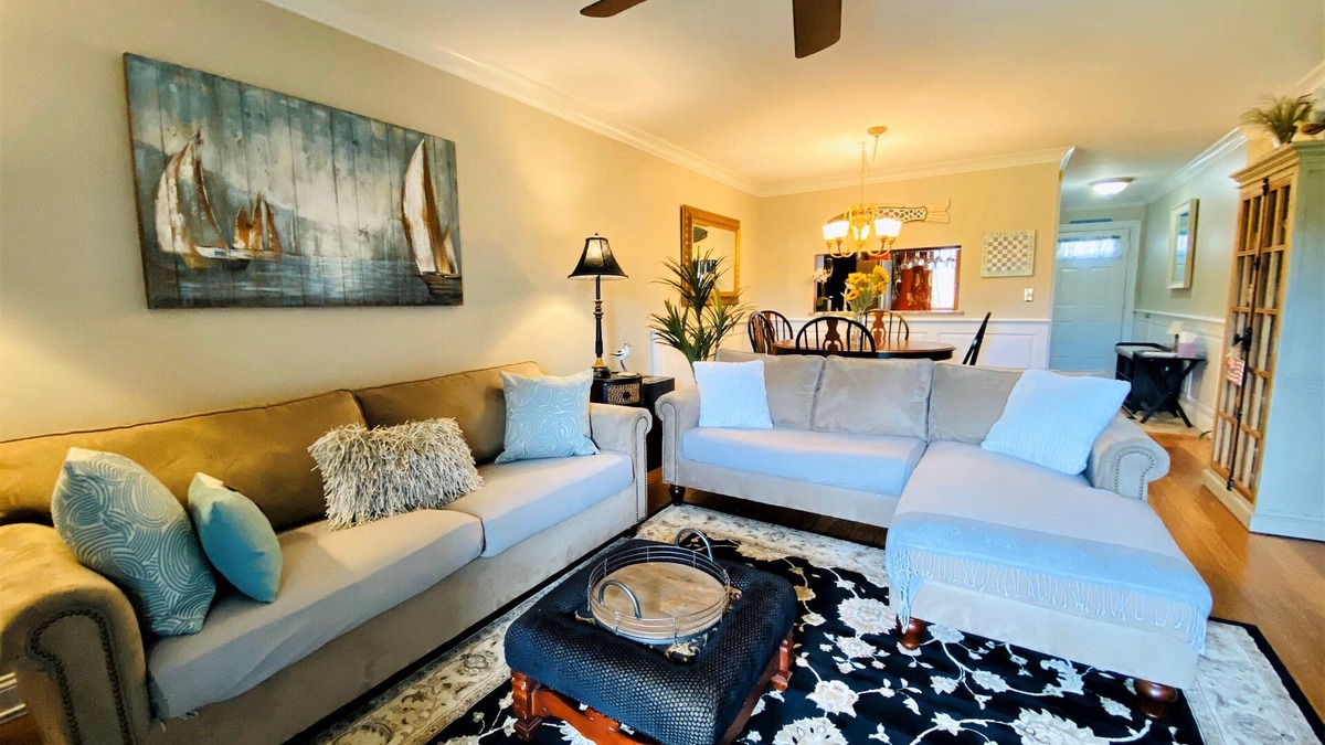 Brewster Condo | Street Level Chilton Village Apartment, Renovated Kitchen & Bathrooms, 2 A/Cs (6 Pool Passes).