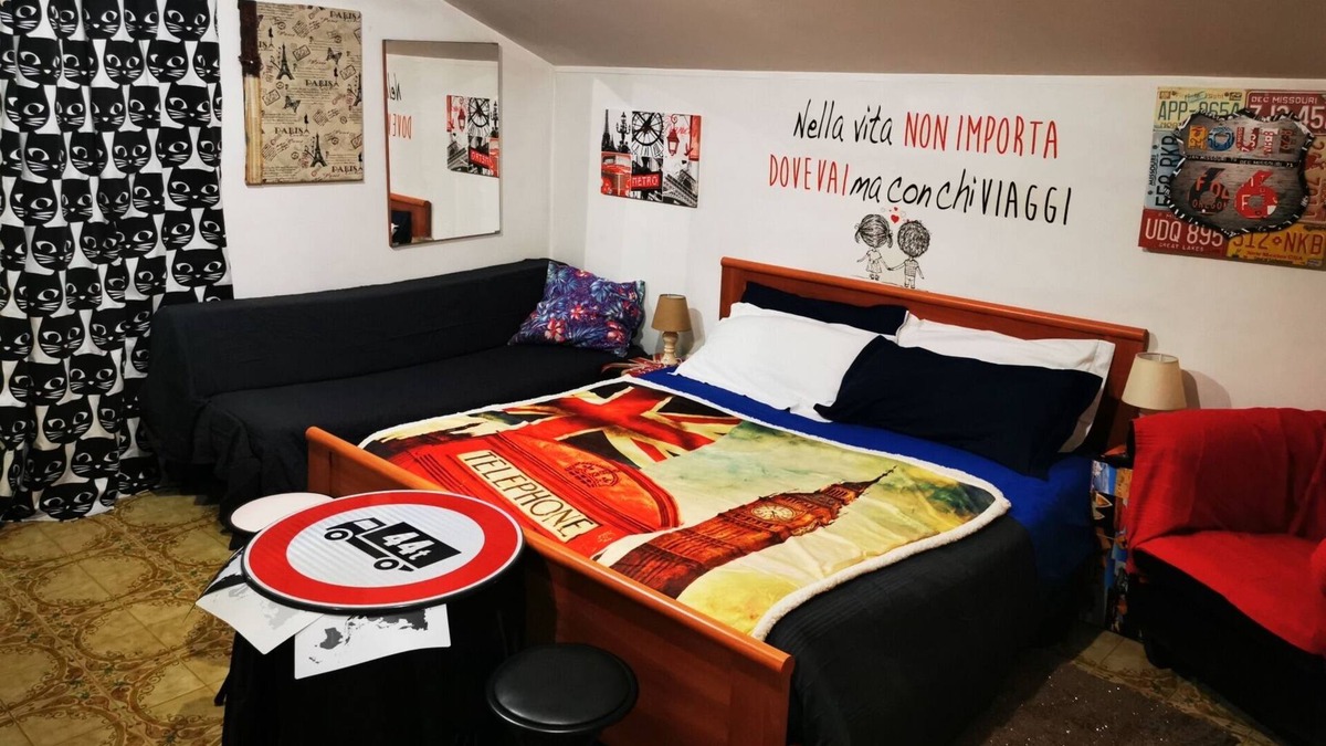 Raiano Bed & Breakfast | street room 3/4 beds with private bathroom