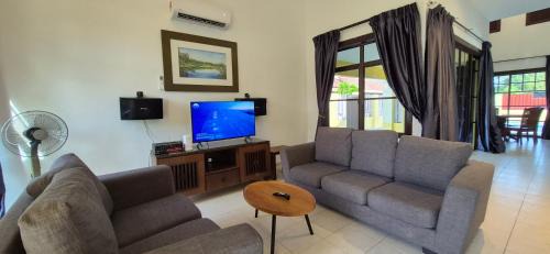 Gua Villa | Striatus by Holiday Pool Villa A'Famosa Resort