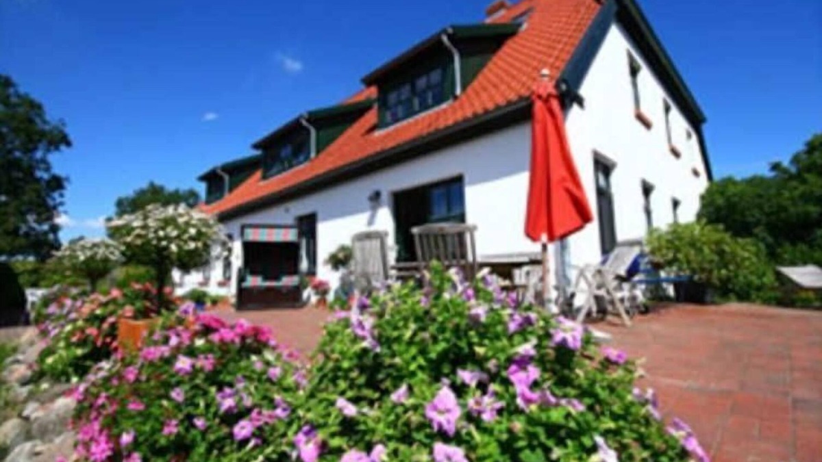 Rugen Island Apartment | Striker - Manor Ketelshagen - romantic, quiet location