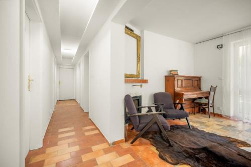 Tocna House | Strom času