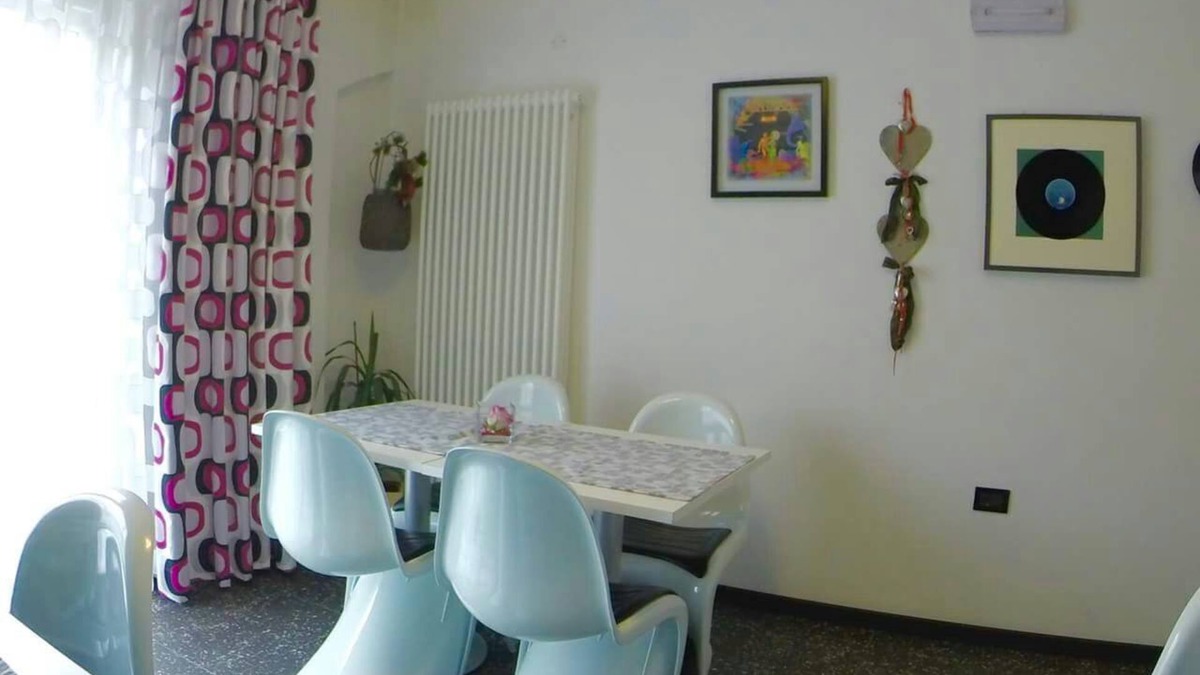 Dimaro House | Struttura 6 Camere da Letto , 6 Bagni ,18 Posti Letto. Possibilità di Cucinare