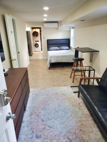 Langdon Apartment | STS - Single Traveler Studio -Black Door