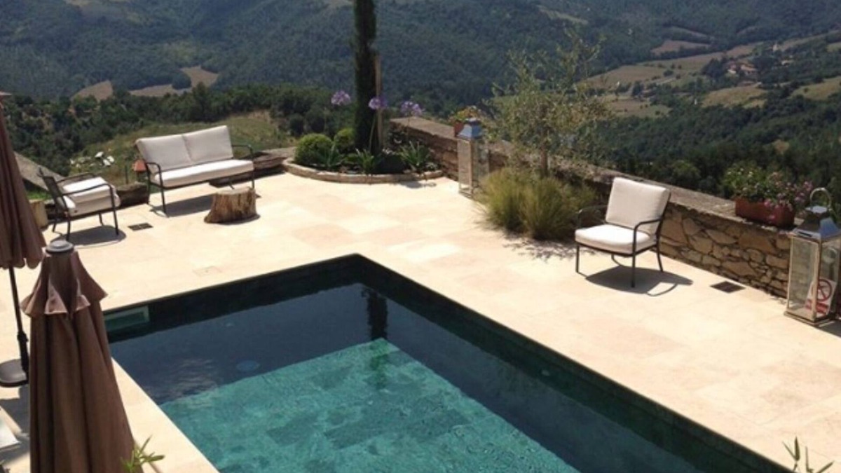 Monte Santa Maria Tiberina House | Stunning Luxury House (Lower 2 Floors) with Amazing Views & Pool in green Marble