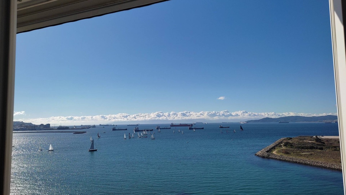 La Linea de la Concepcion Apartment | Studio with terrace and spectacular views