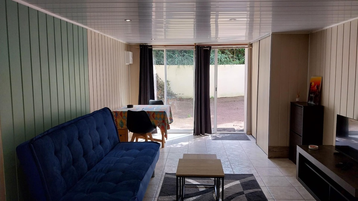 Saint-Germain-les-Corbeil Bed & Breakfast | Studio T1 Dans Résidence Pavillonnaire à 30km de Paris