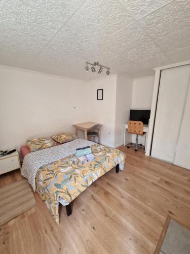 Orsay Apartment | Studio à côté du RER Le Guichet à Orsay (Paris Scalay)