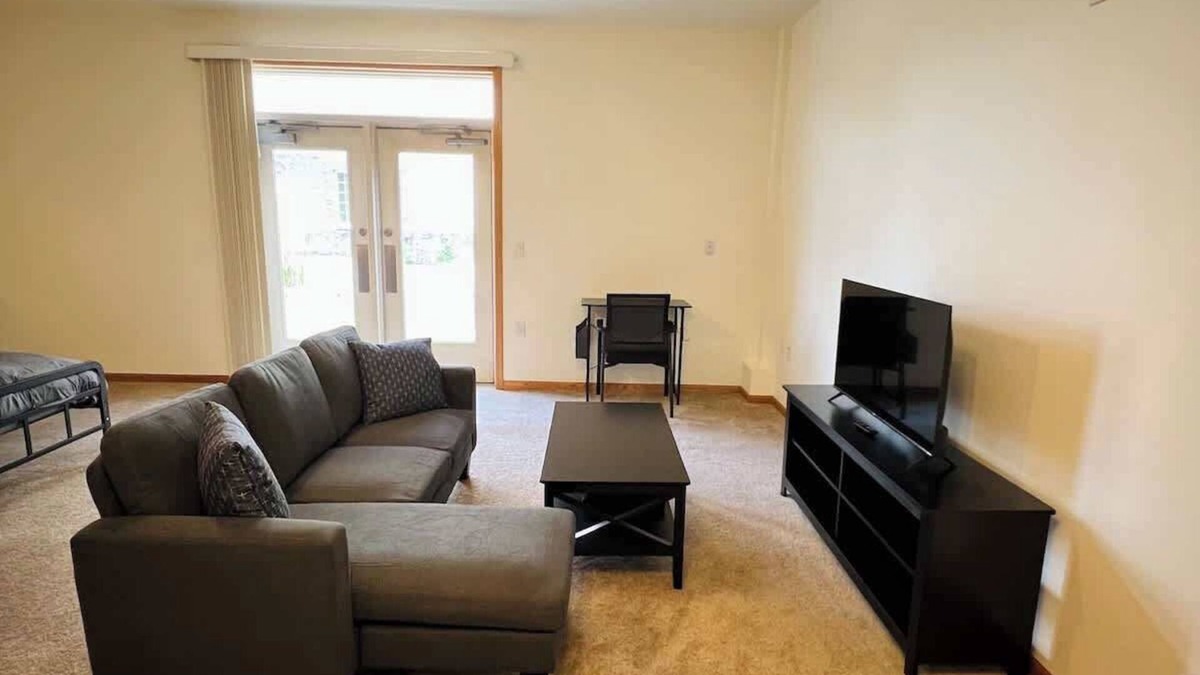 Oregon Apartment | Studio 104 at Foxboro