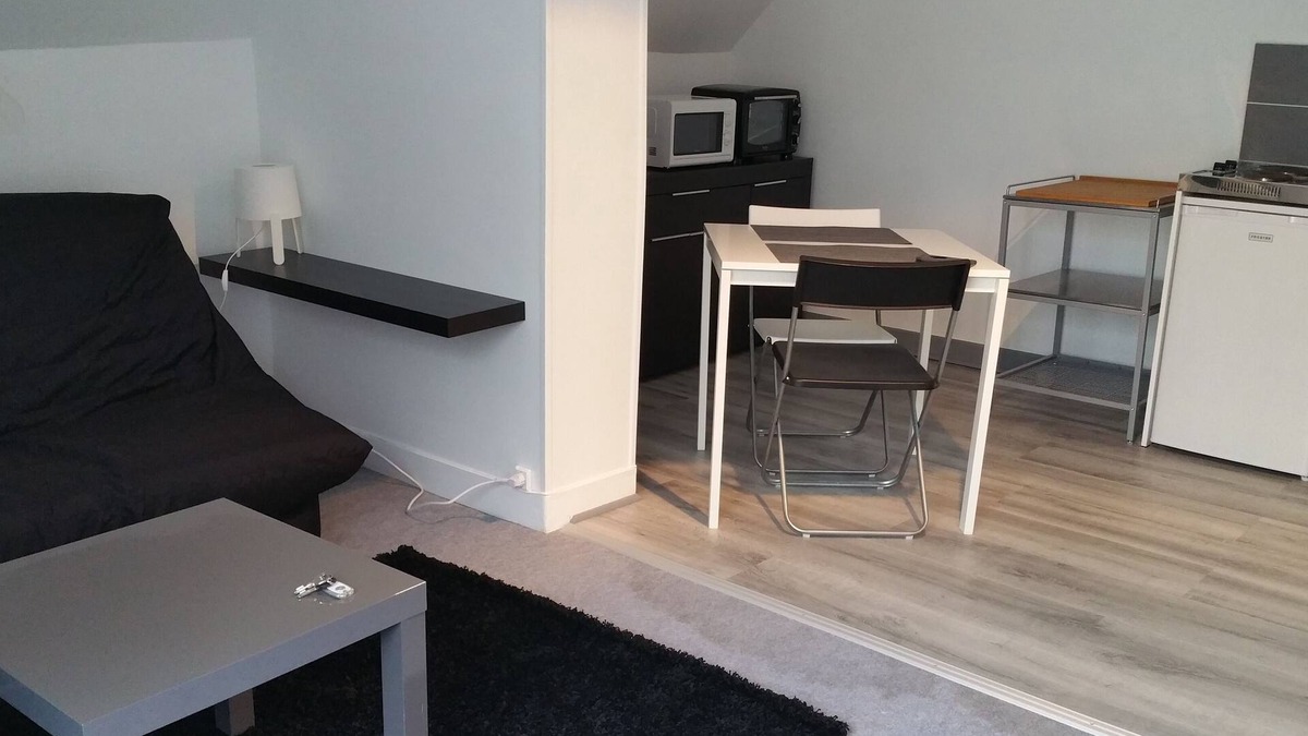 Meung-sur-Loire Apartment | Studio 1st floor on the route des châteaux - Meung