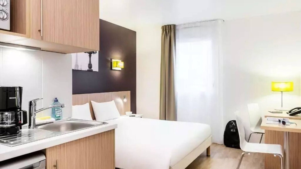 Clichy Apartment | Studio 2 People