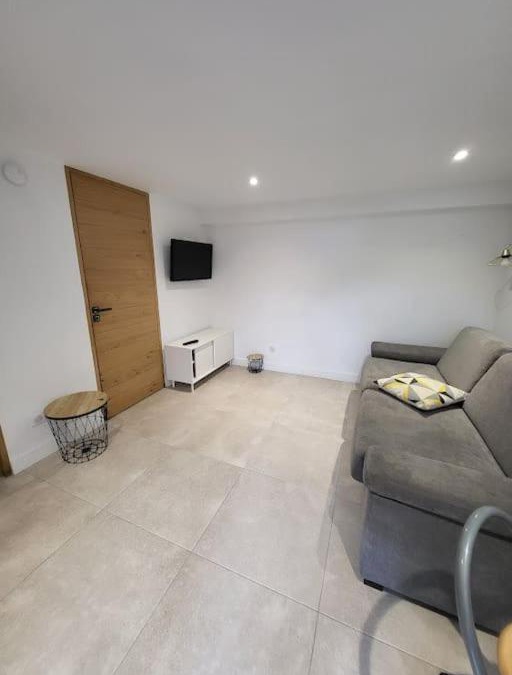 Carignan-de-Bordeaux Apartment | Studio 2 personnes équipé