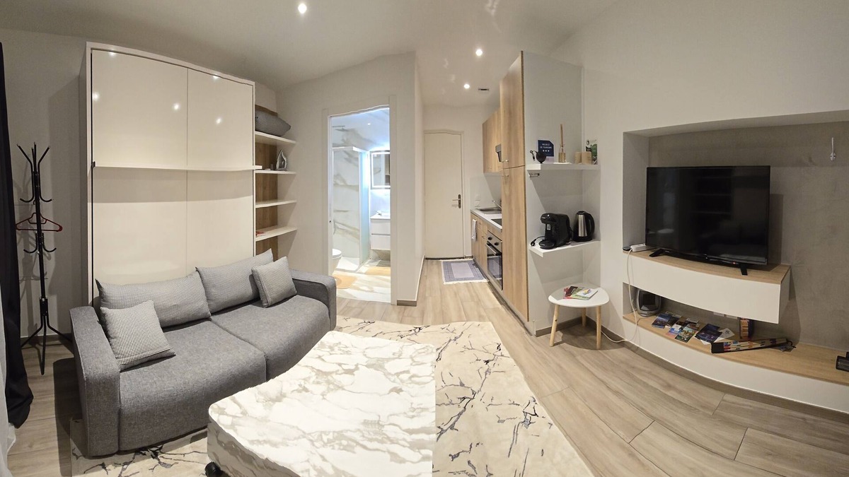 Poisy House | Studio 2022 parking and terrace (pets welcome!)